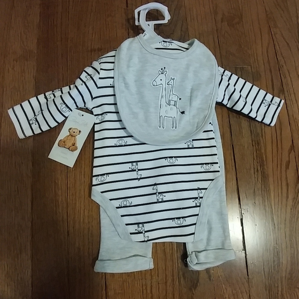 Set of baby girl outfit.